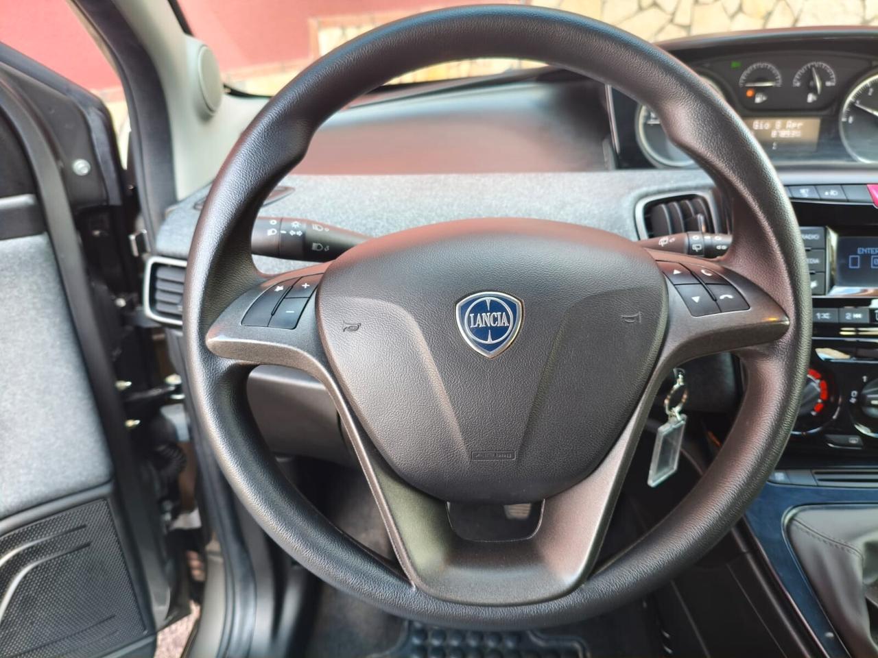 Lancia Ypsilon 1.0 FireFly 5 porte S&S Hybrid UnYca