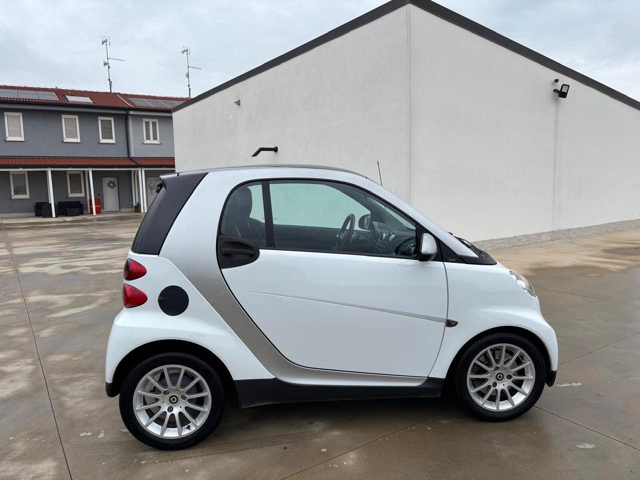 Smart ForTwo 800 40 kW coupé passion cdi