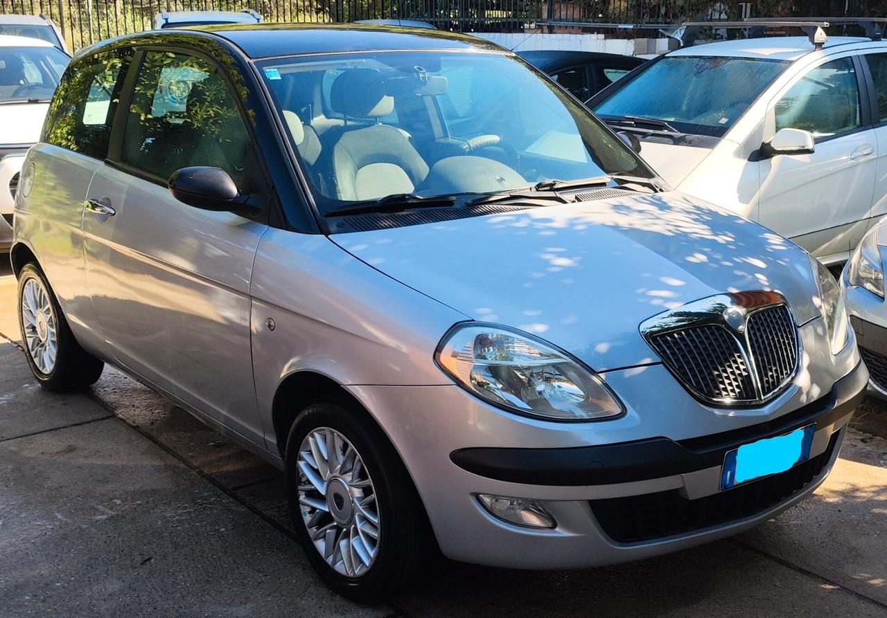 Lancia Ypsilon 1.3 MJT 75 CV Argento