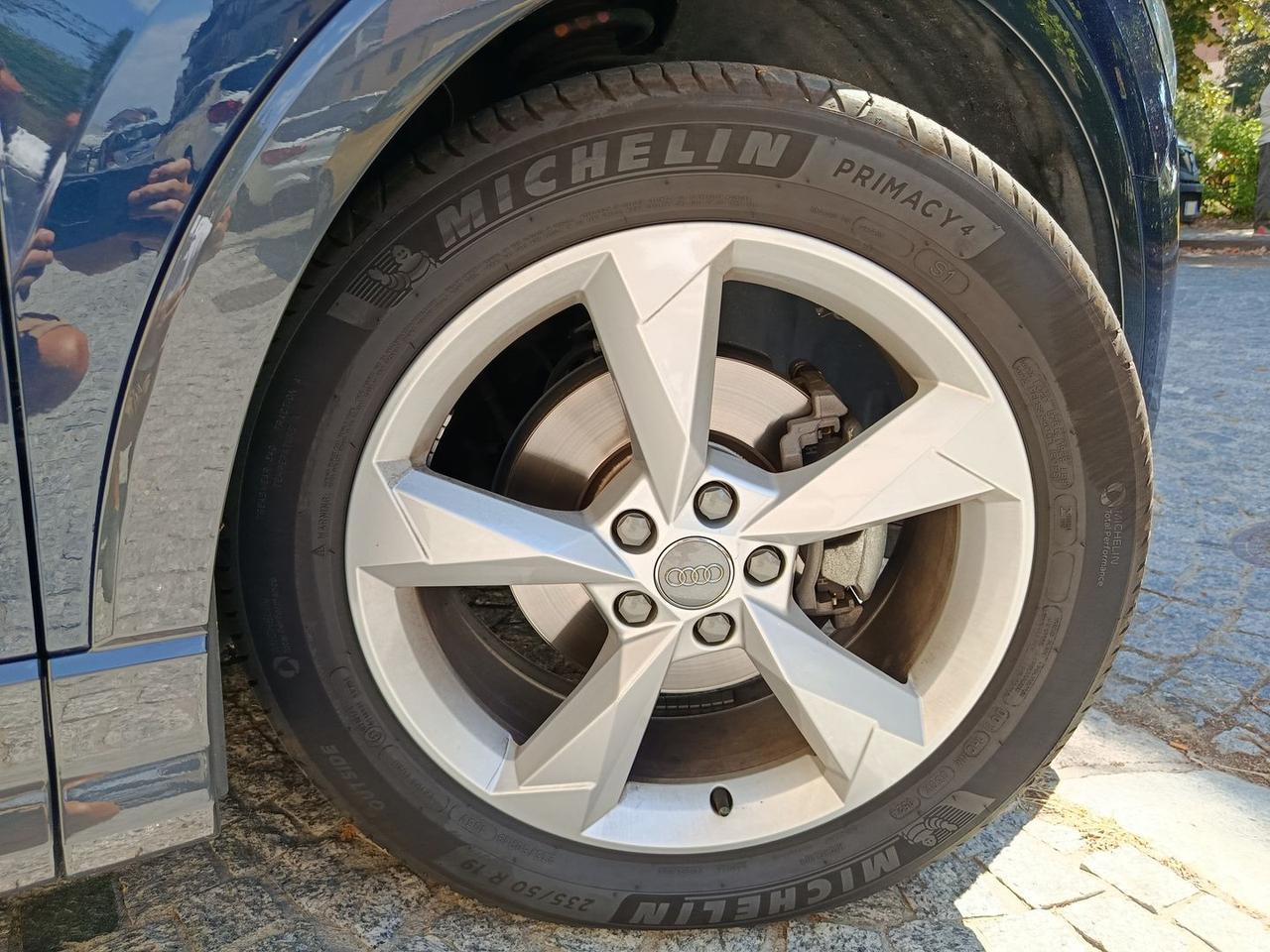 Audi Q3 2.0 TDI Business #6230