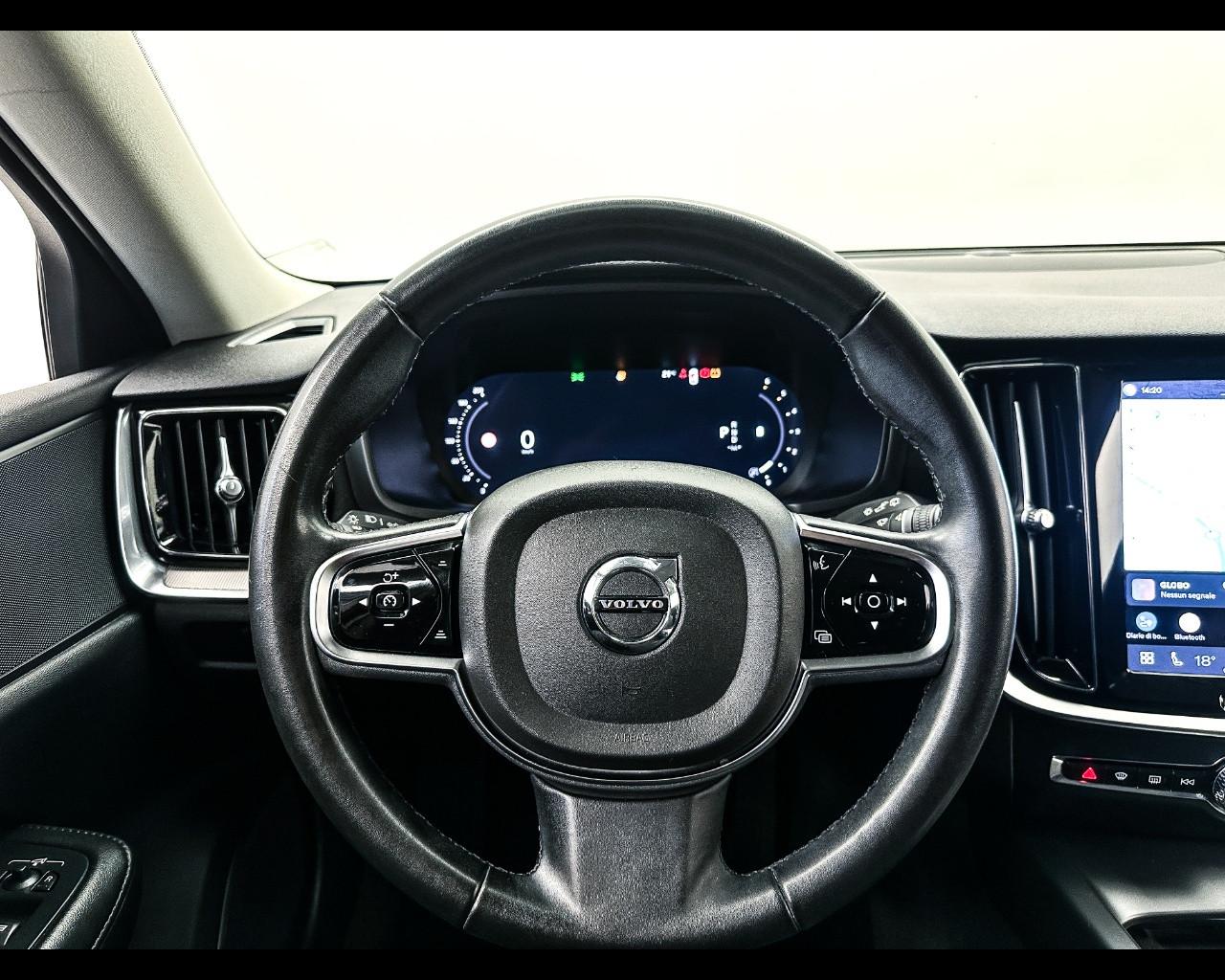 VOLVO V60 (2018-->) - V60 B4 (d) automatico Plus Dark