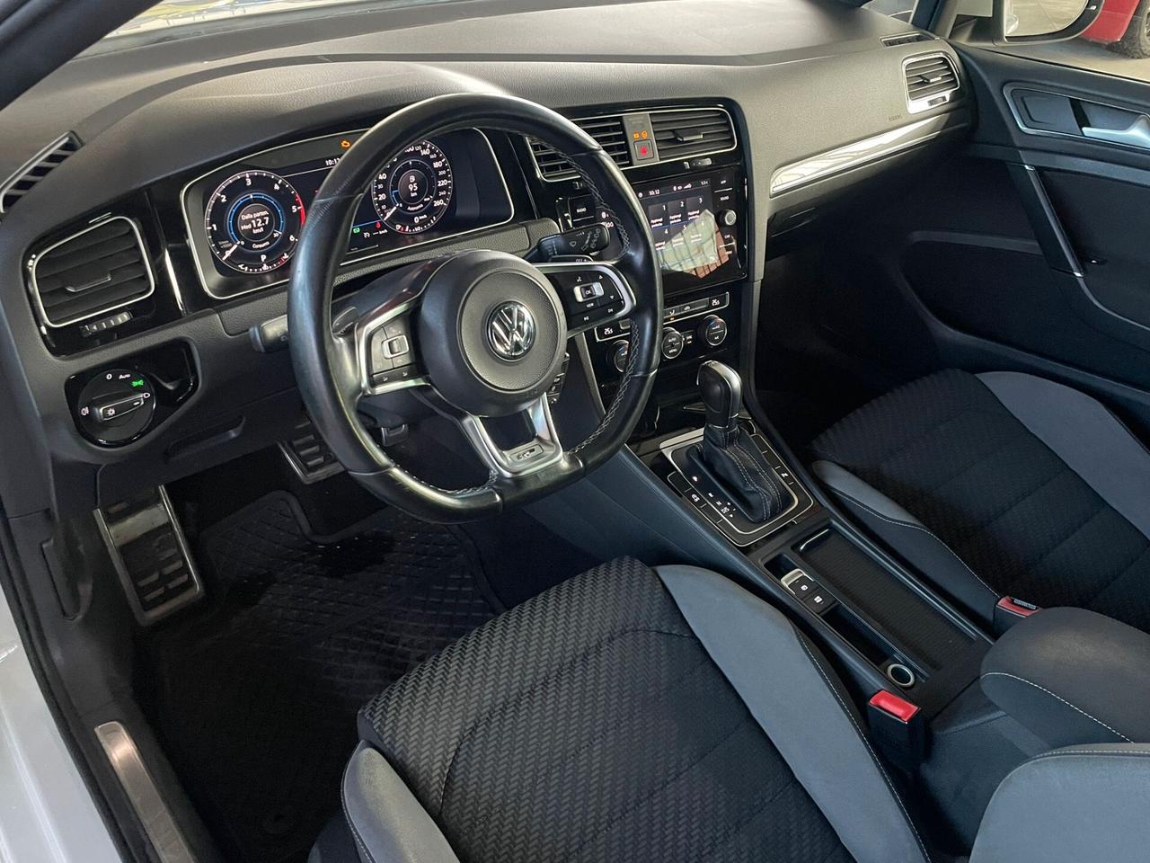 Volkswagen Golf 1.6 TDI 115 CV DSG Sport R-LINE - NEOPATENTATI