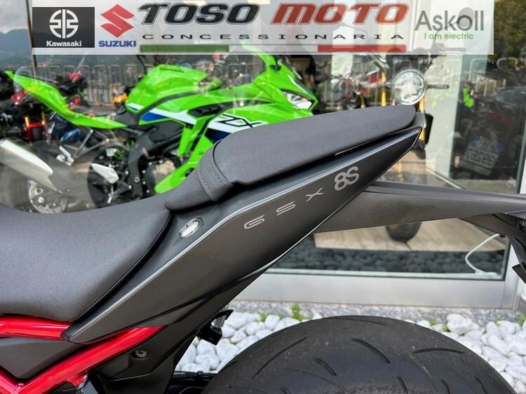 Suzuki GSX-8S