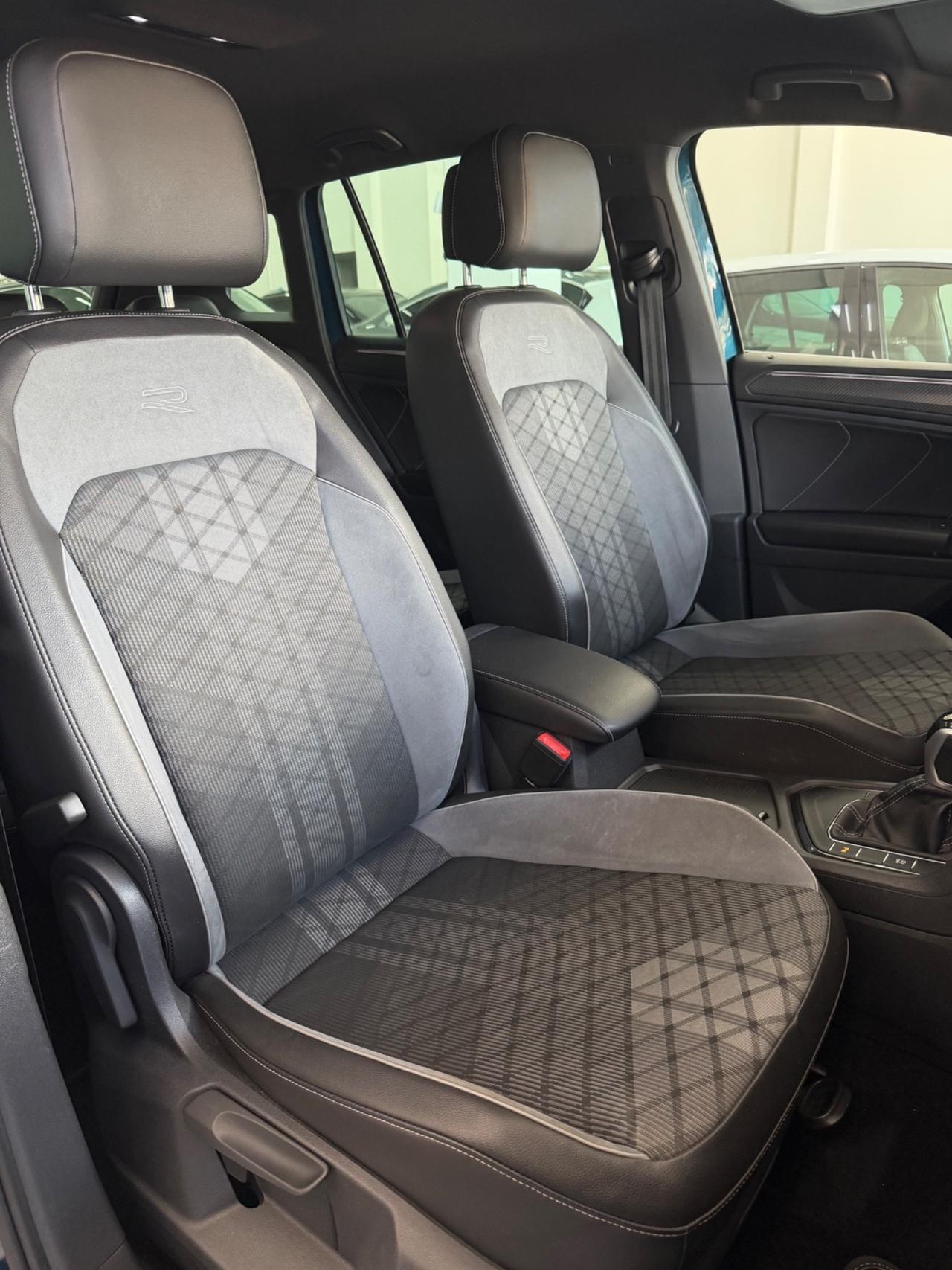 VW Tiguan 2.0 TDI 150 CV SCR DSG R-Line FINANZIABILE