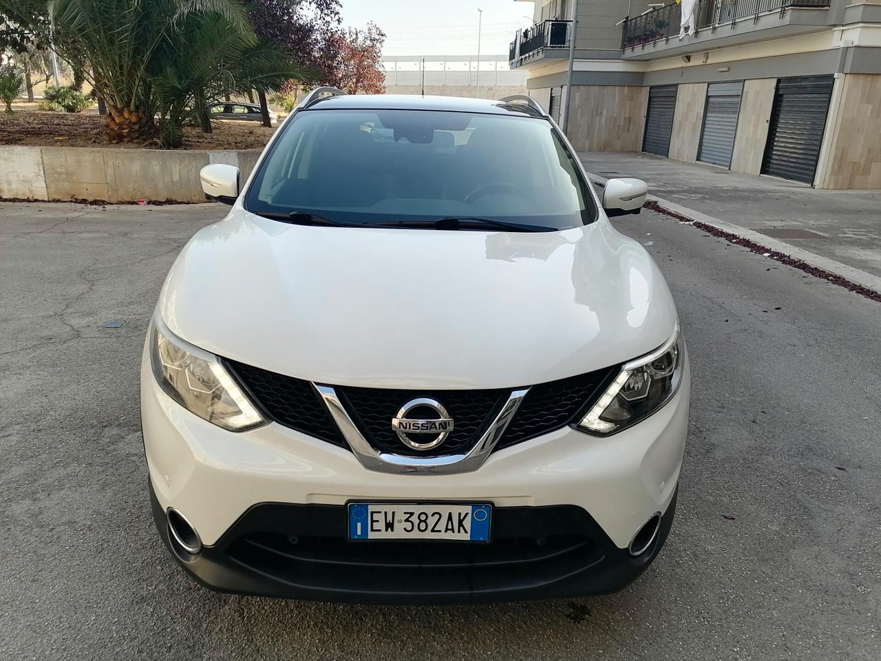 Nissan Qashqai 1.5 dCi DPF TEKNA TETTO FULL