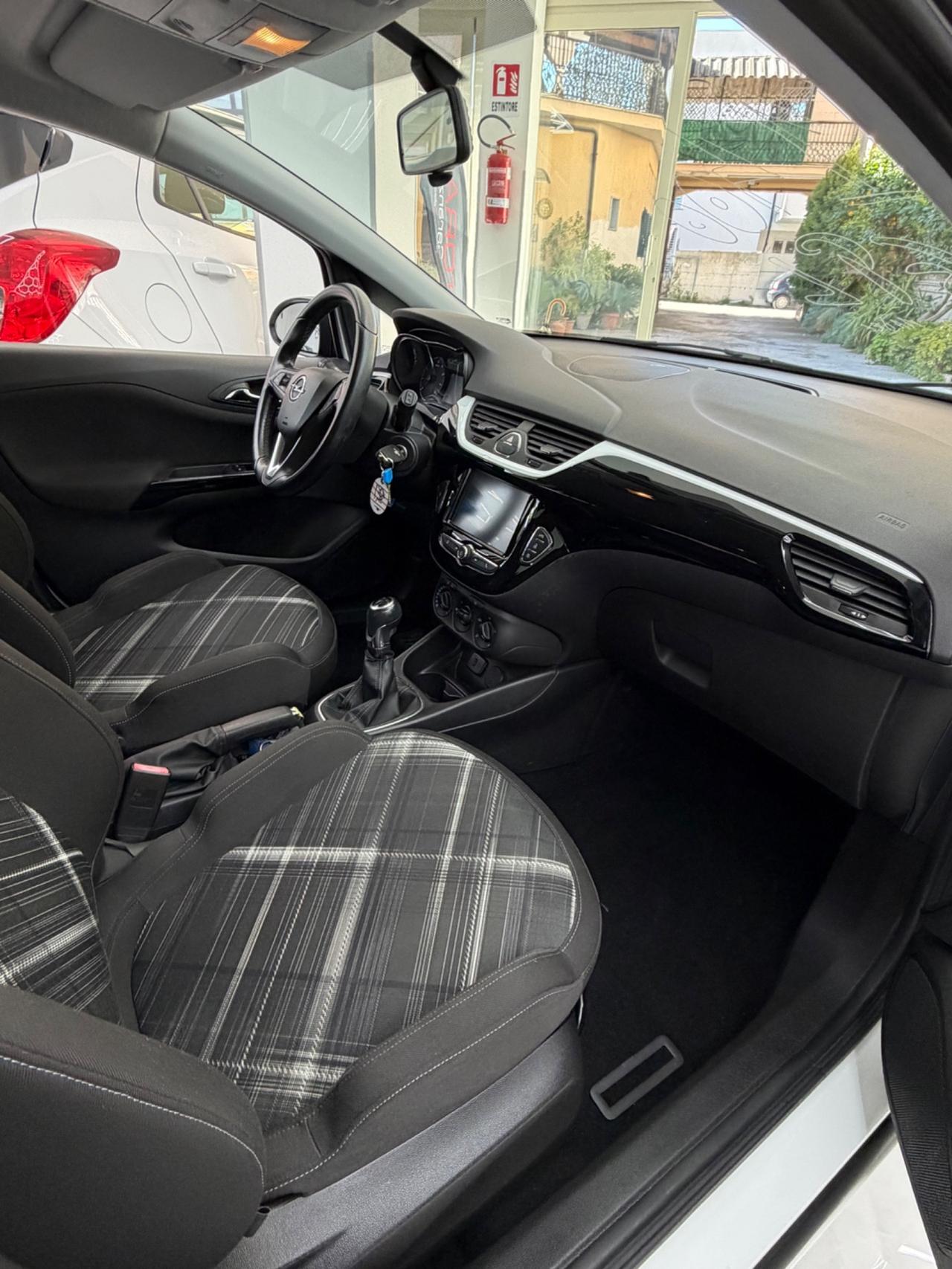 Opel Corsa 1.4 90CV GPL Tech 5 porte b-Color