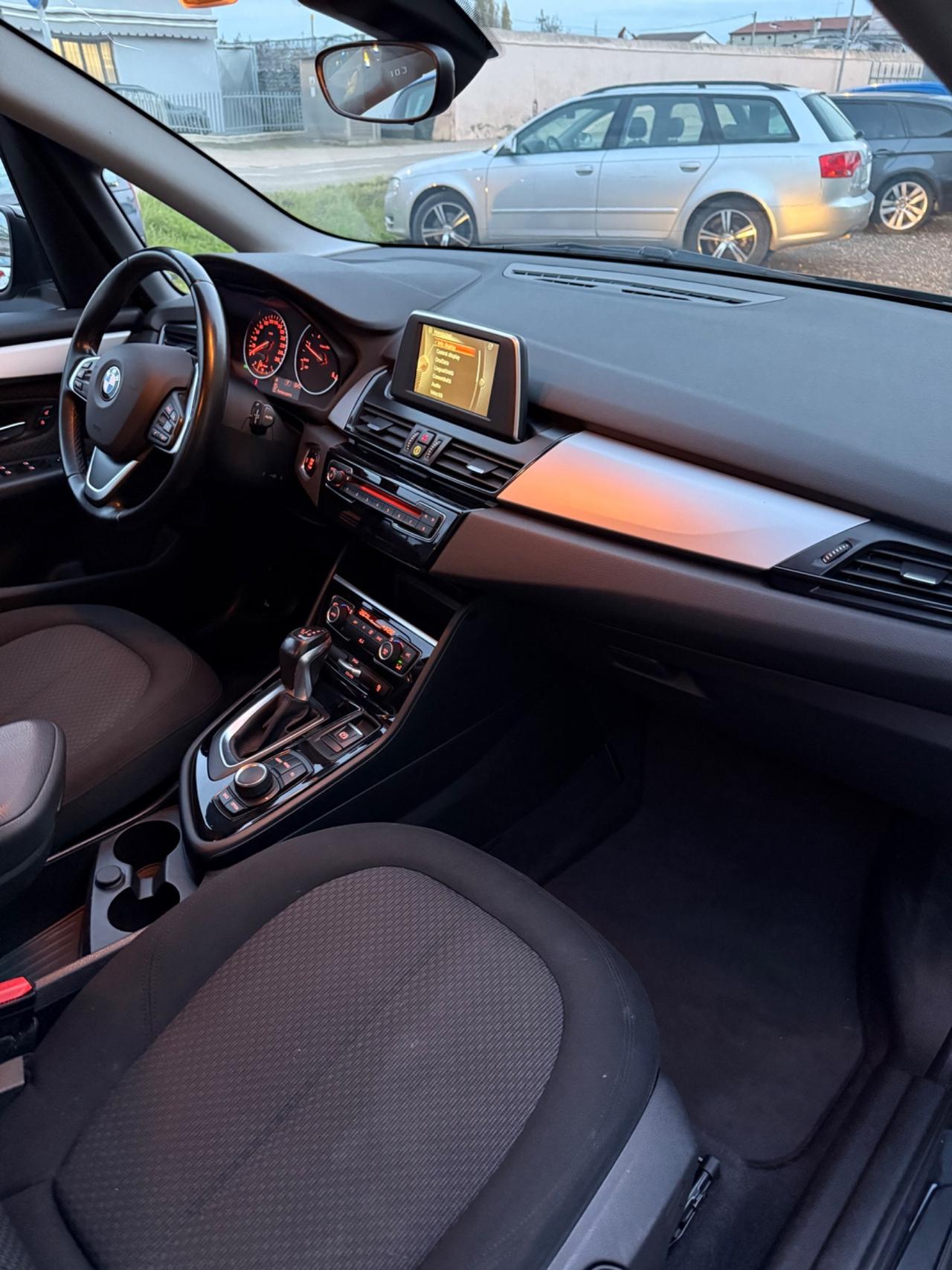 Bmw 2er Active Tourer 218d Luxury