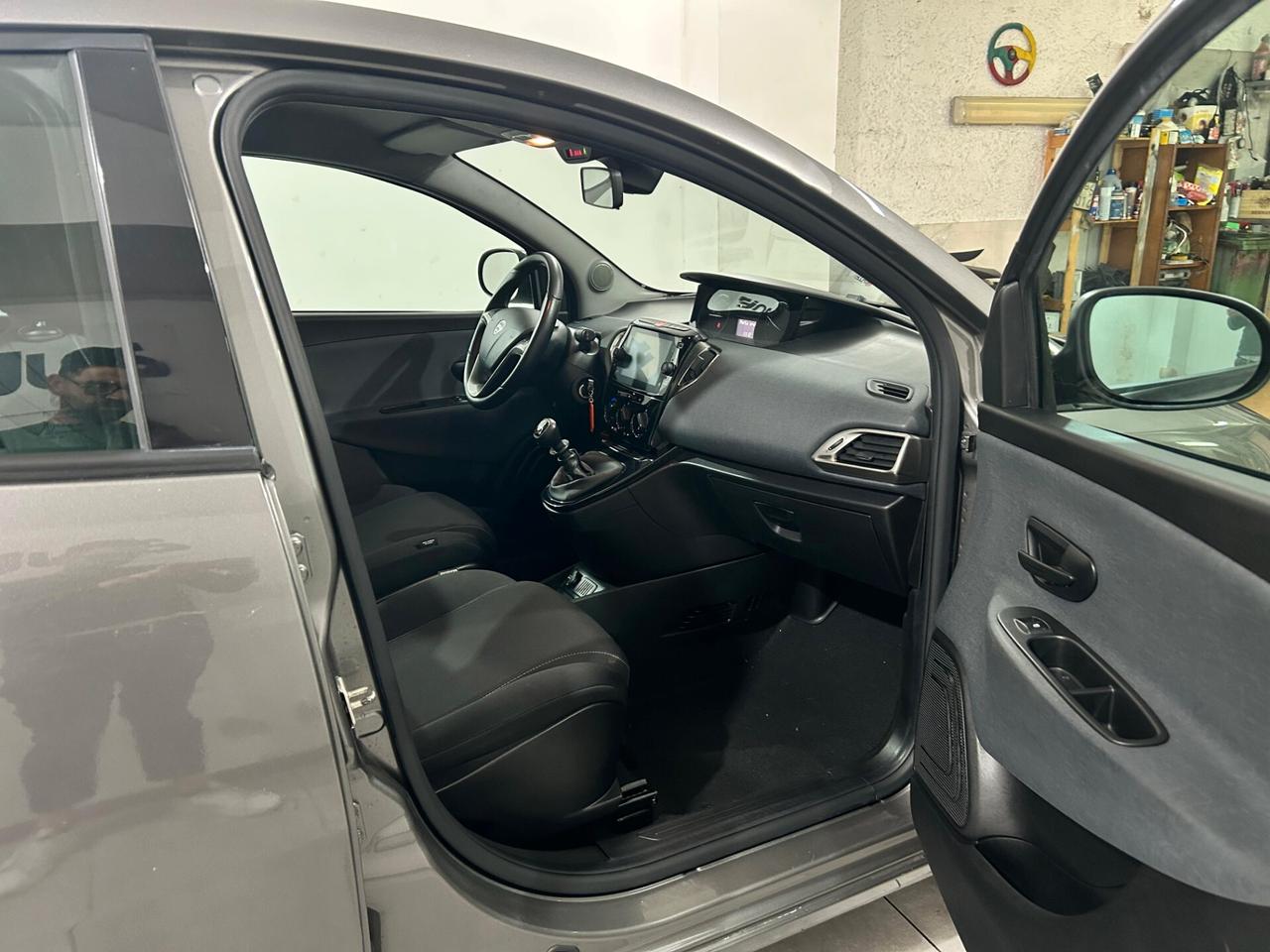 Lancia Ypsilon 1.0 FireFly 5 porte S&S Hybrid Silver Plus