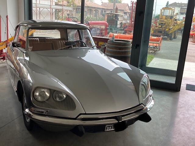 Citroen DS 21 Pallas cambio semiautomatico anno 1968 "cruscotto ad onda bicolore"