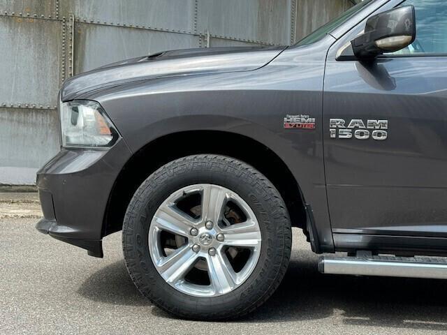 DODGE RAM 1500 5.7L V8 4x4 HEMI SPORT