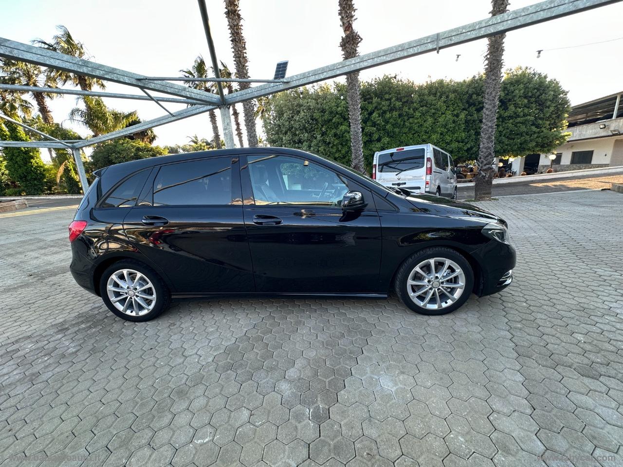 MERCEDES-BENZ B 180 CDI Premium
