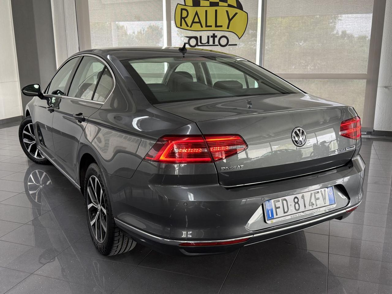 Volkswagen Passat Hgline 2.0 tdi 150cv #10396