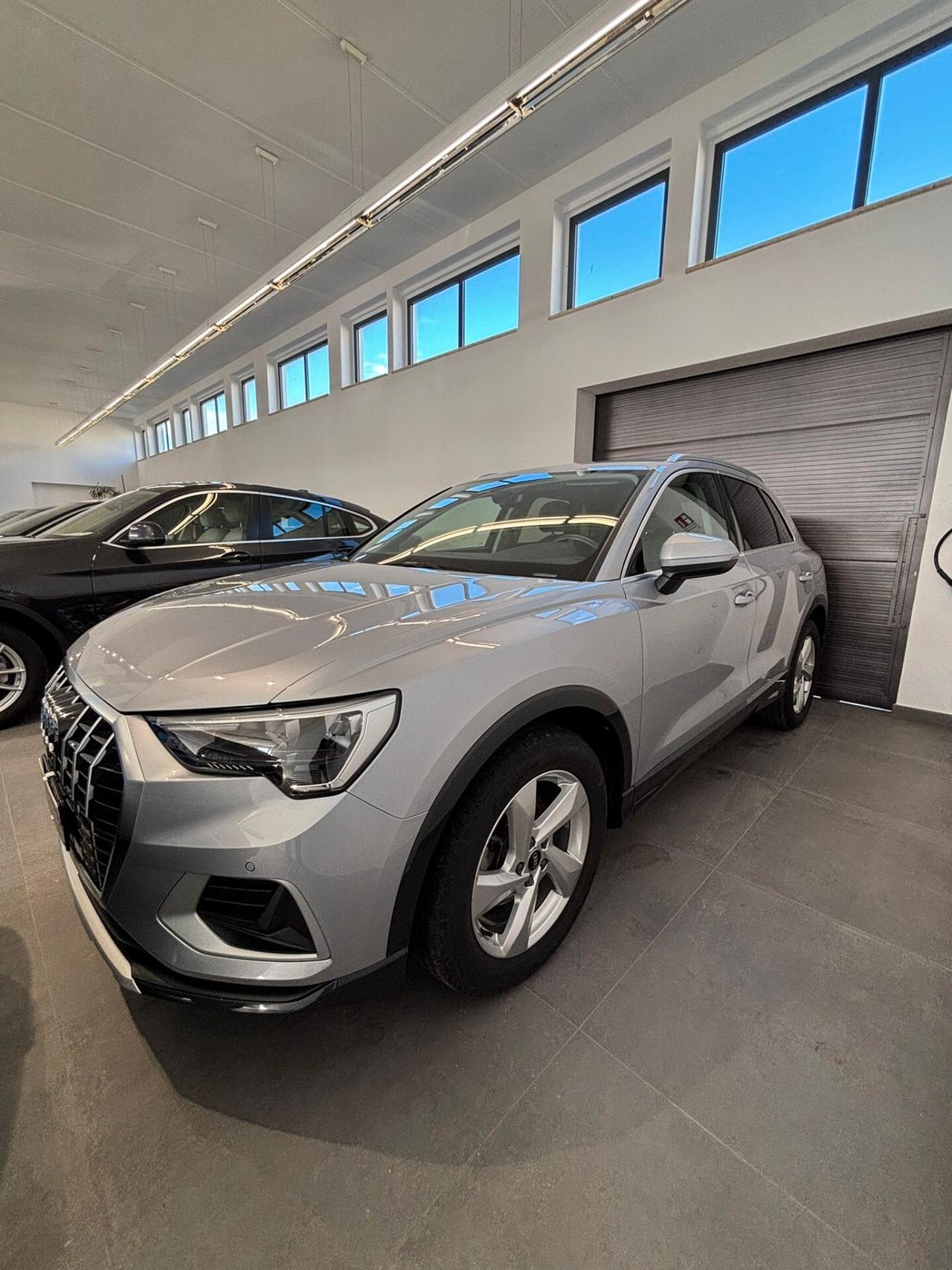 Audi Q3 35 TDI Business Advanced
