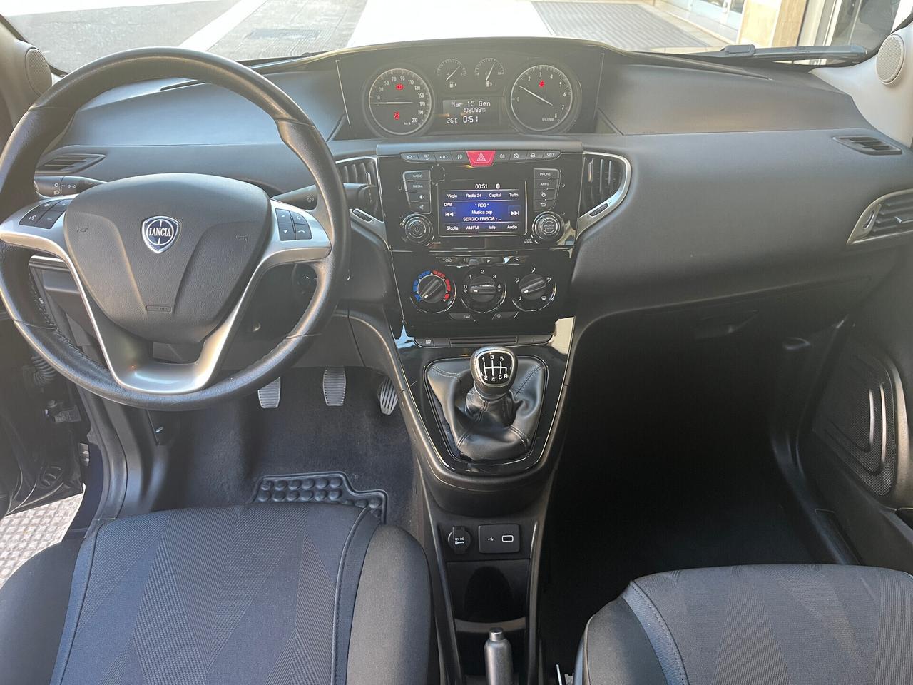 Lancia Ypsilon 1.0 Hybrid Gold 5 Posti