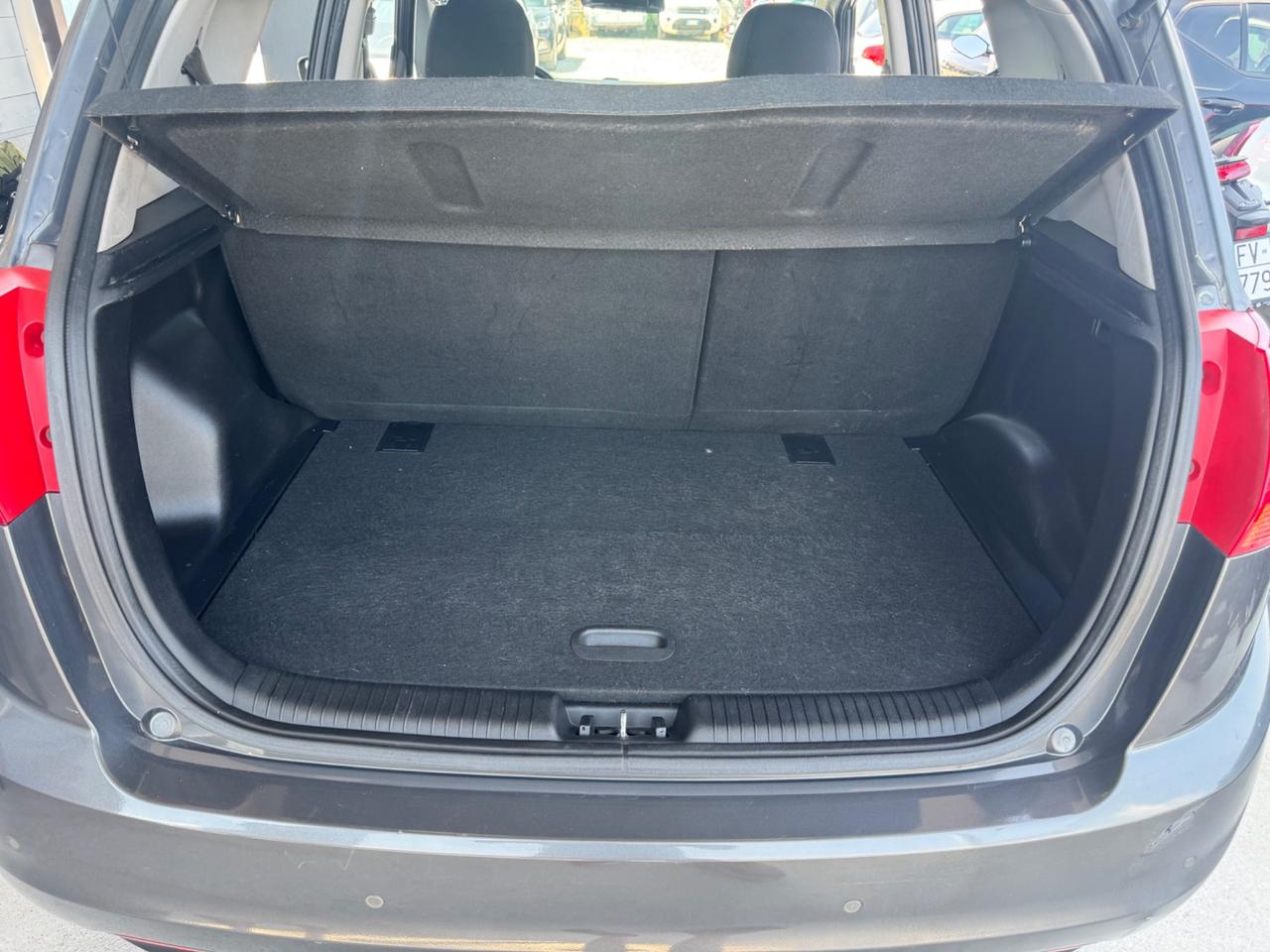 Kia Venga 1.4 CVVT Fullsky