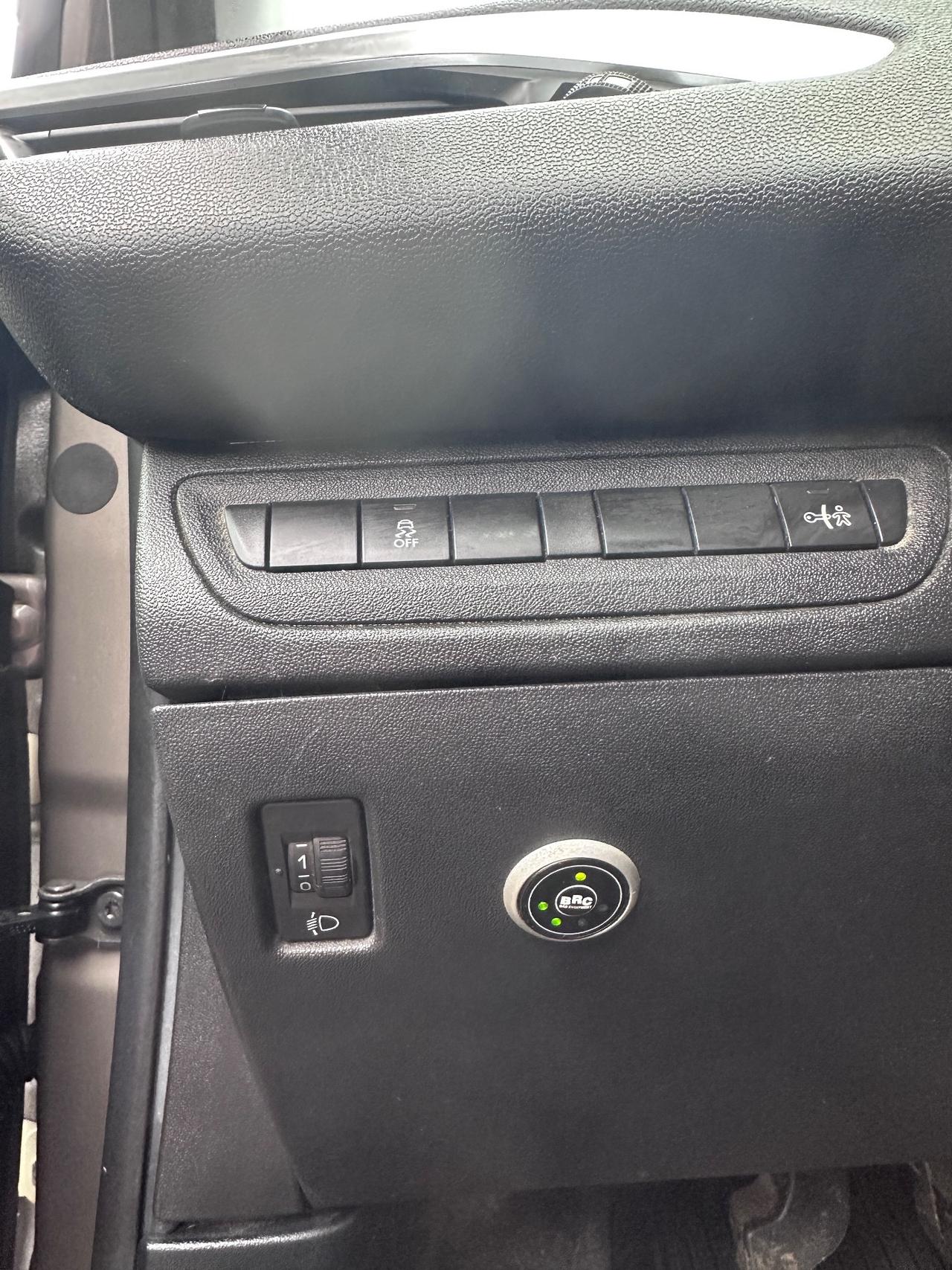 Peugeot 208 1.2 VTi 82 CV 5porte Allure Gpl