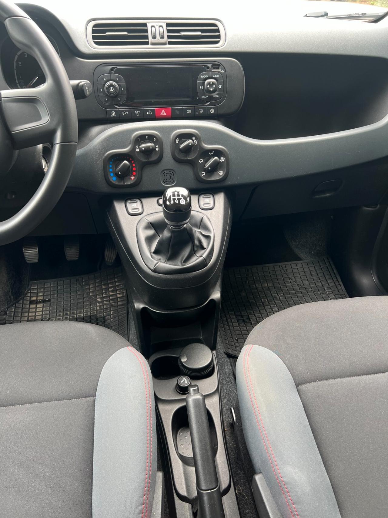 ADATTA PER NEOPATENTATI Fiat Panda 1.2 Lounge