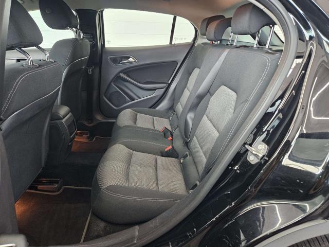Mercedes-Benz GLA 180 premium NEOPATENTATI