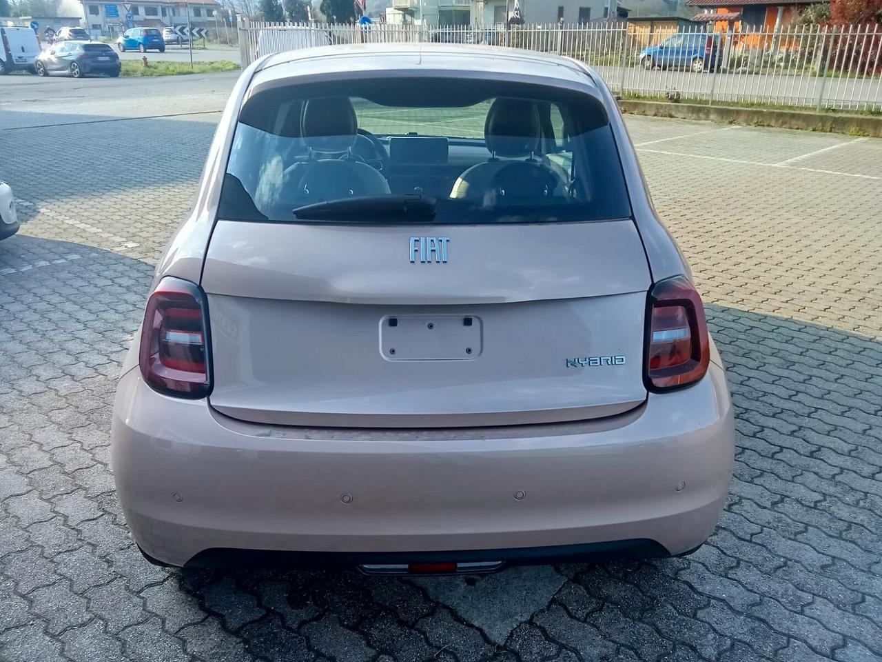 Fiat 500 Berlina Hybrid Icon