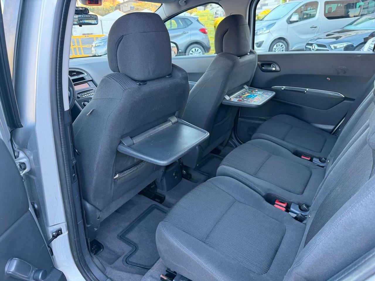 Peugeot 5008 1.6 HDI 115CV ACTIVE 5 POSTI 2013