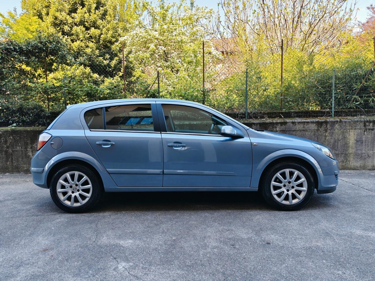 Opel Astra 1.6 BENZINA 105cv / Uniproprietario