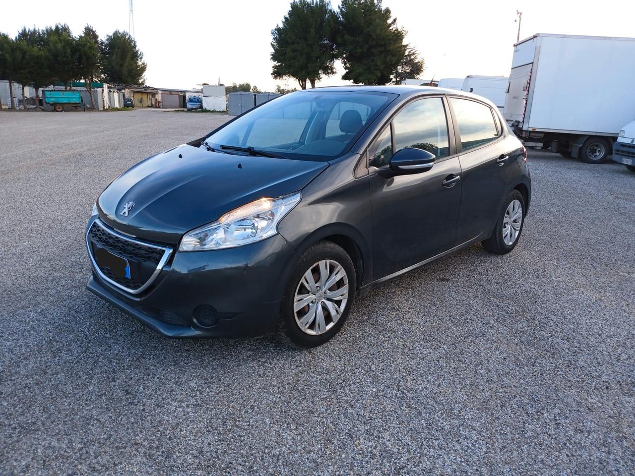 Peugeot 208 1.4 HDi 68 CV 5 porte Allure