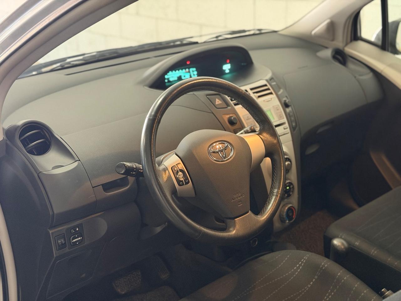 Toyota Yaris 1.3 3 porte Sol 13.000km