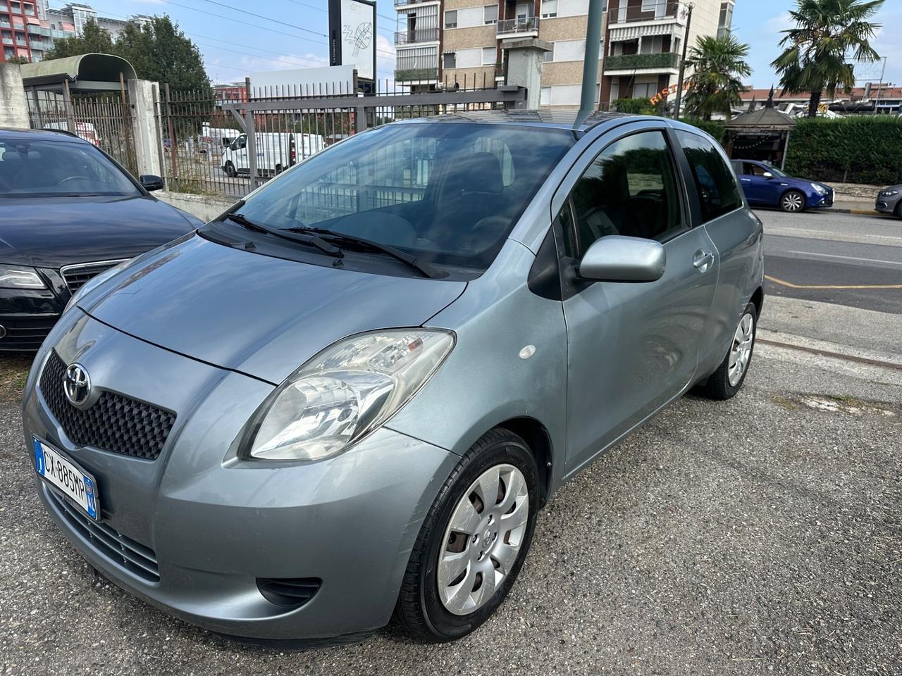 Toyota Yaris 1.0 3 porte Sol