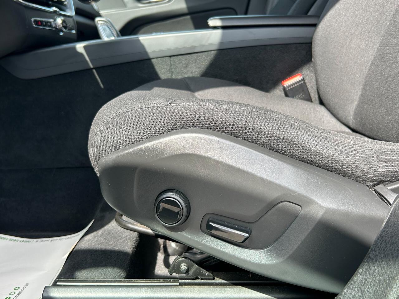 Volvo XC60 2.0 b4 Momentum awd auto