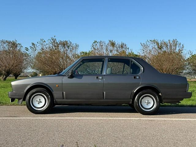 Alfa Romeo Alfetta Quadrifoglio Oro 2.0i "SOLO 32.000 KM"