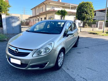 Opel Corsa 1.2 5 porte Easytronic Cosmo ideale per Neopatentati
