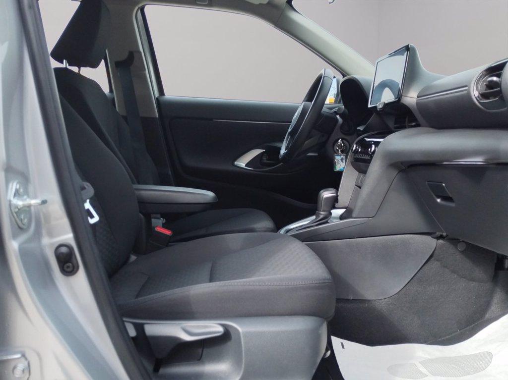 TOYOTA Yaris cross 1.5h active fwd 115cv e-cvt del 2025