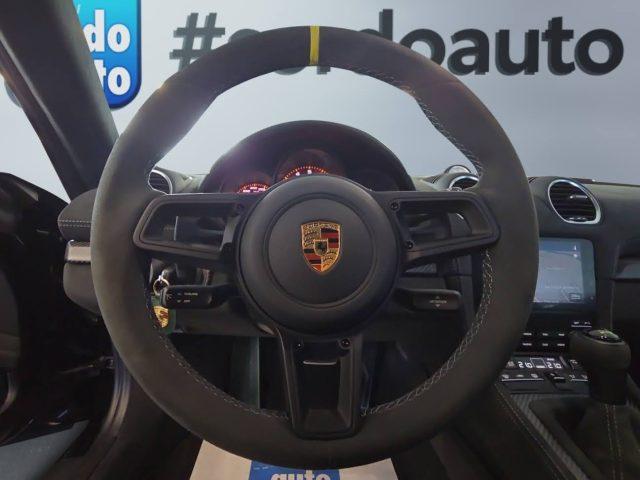 PORSCHE 718 Cayman 4.0 GT4 RS Weissach