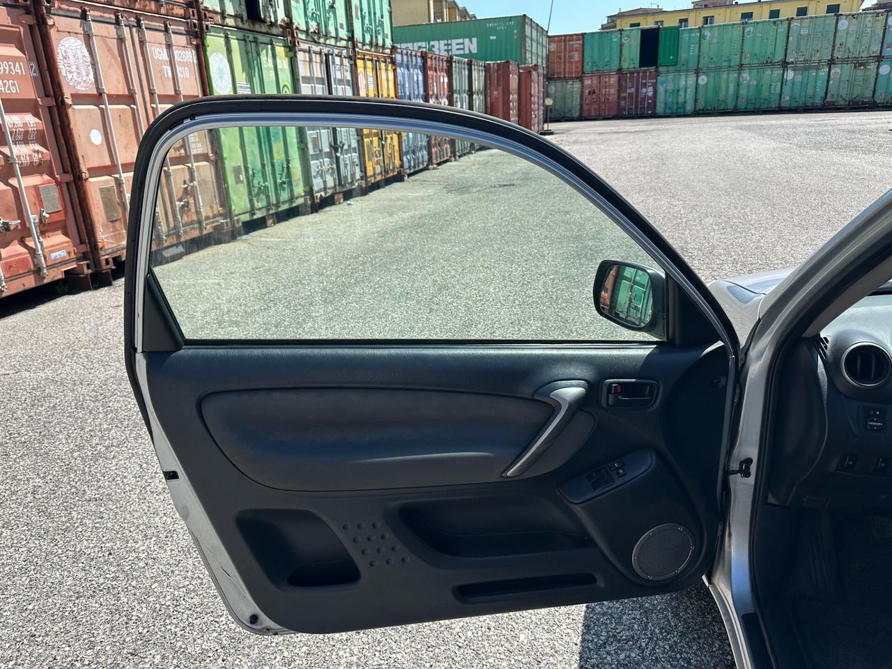 Toyota RAV 4 RAV4 2.0 Tdi D-4D cat 3 porte Sol