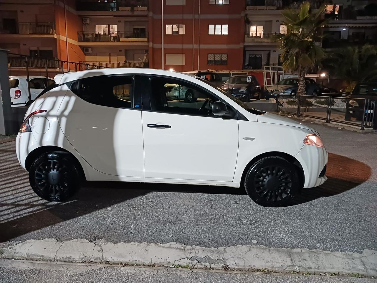 Lancia Ypsilon 1.2 69 CV 5 porte S&S Gold