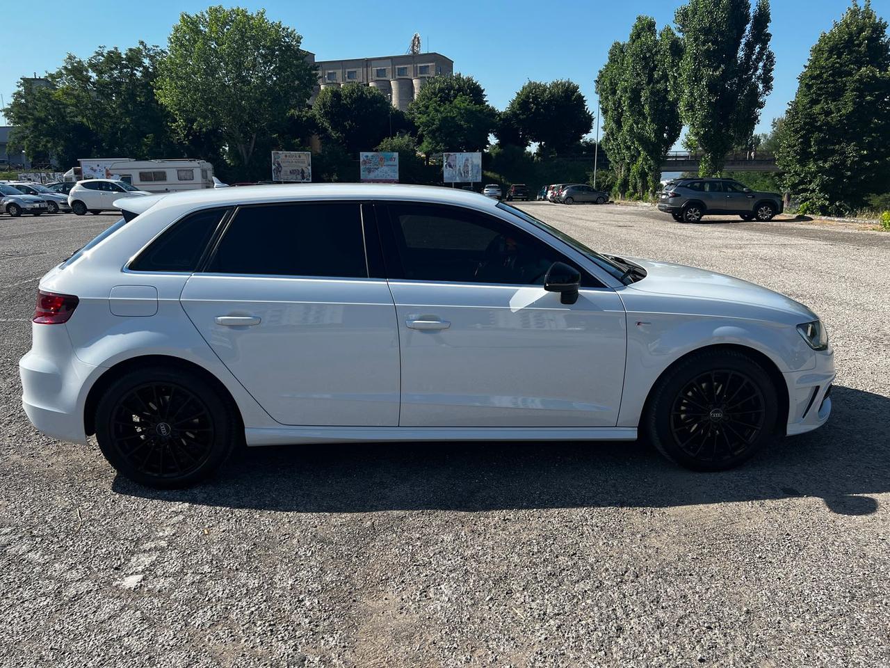 Audi A3 1.6 TDI Ambition #11389
