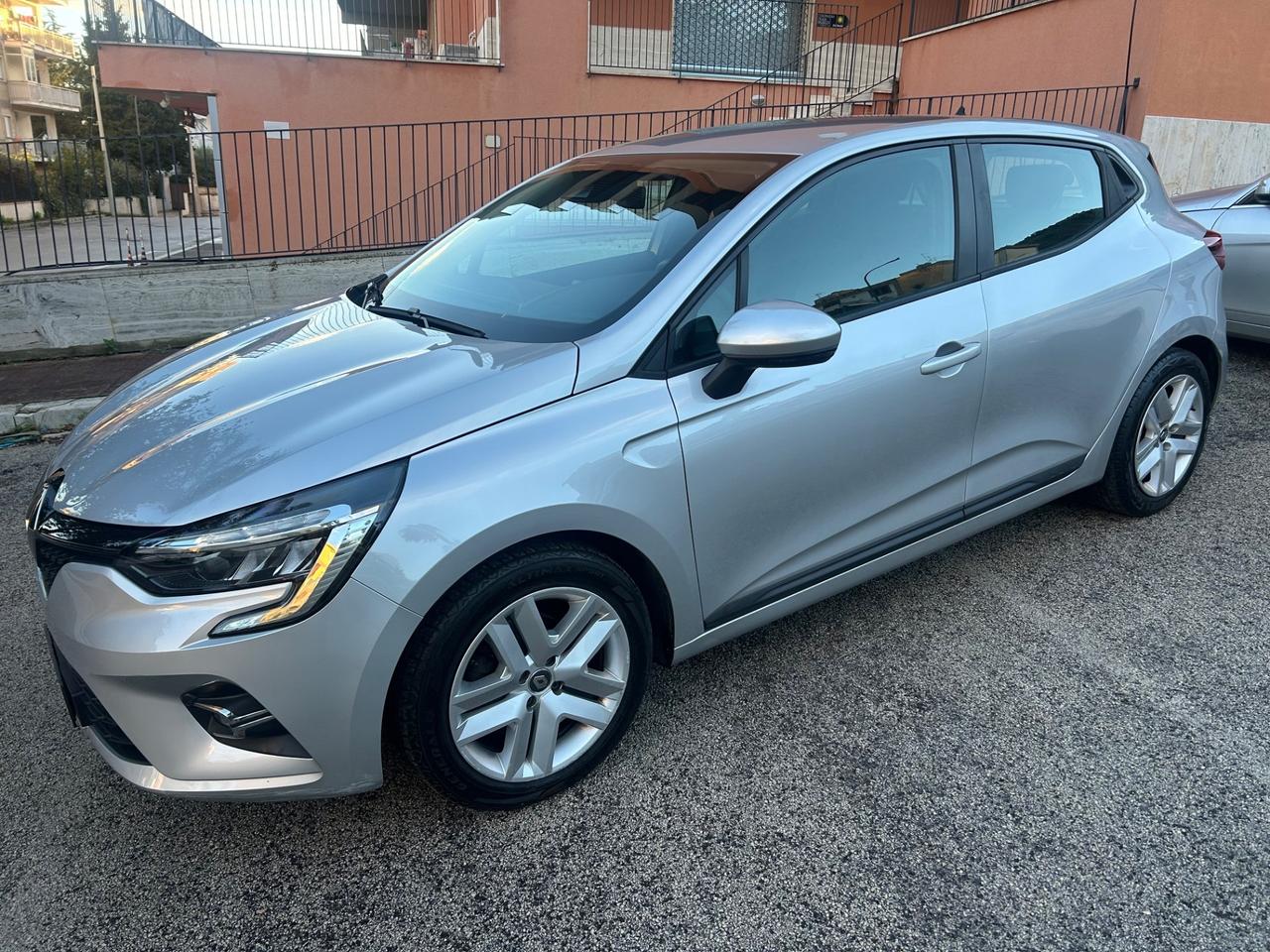 Renault Clio 1.0 BENZ IDEALE PER NEO PATENTATI