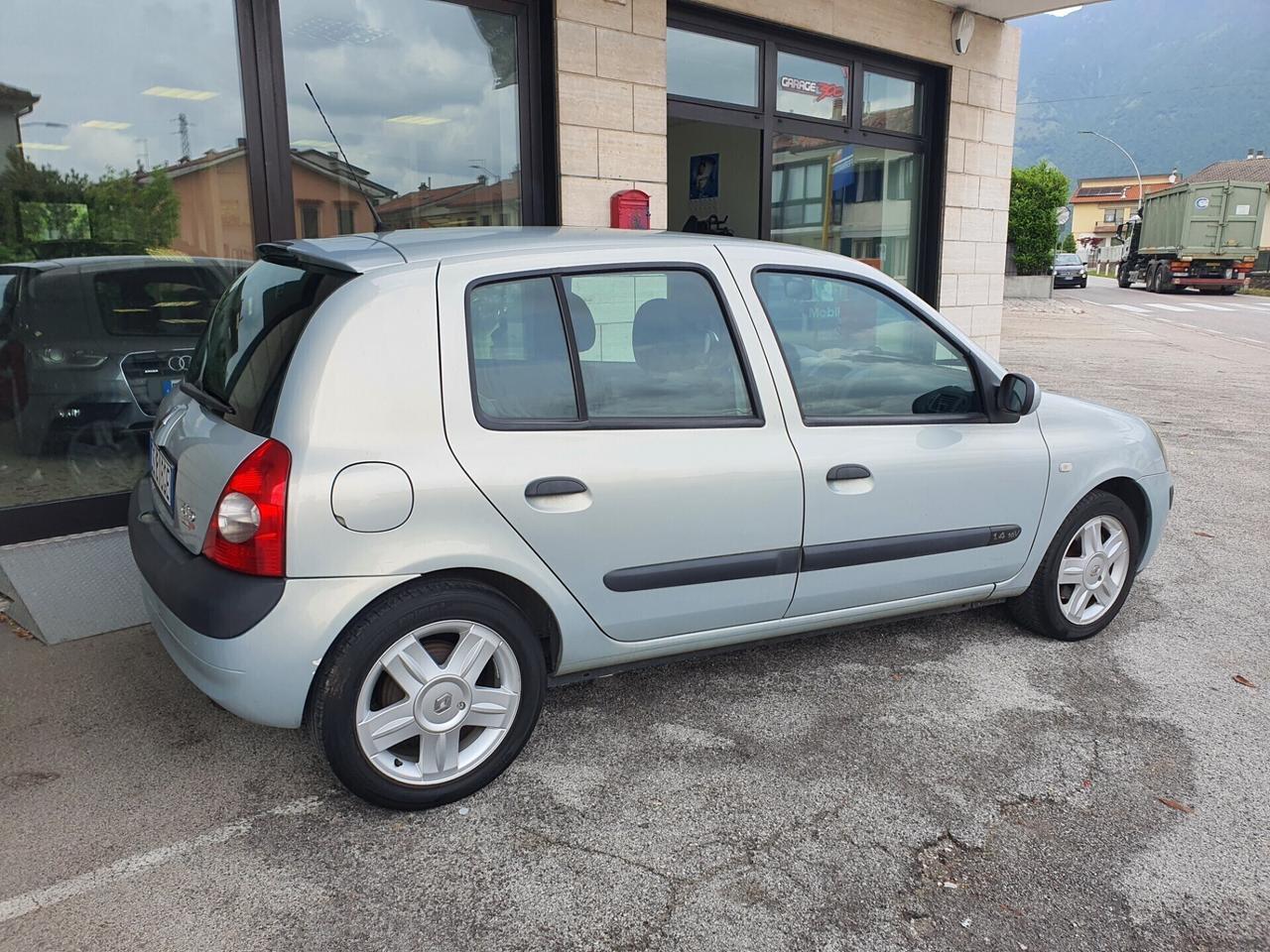 Renault Clio 1.4 16V cat 5 porte Privilège