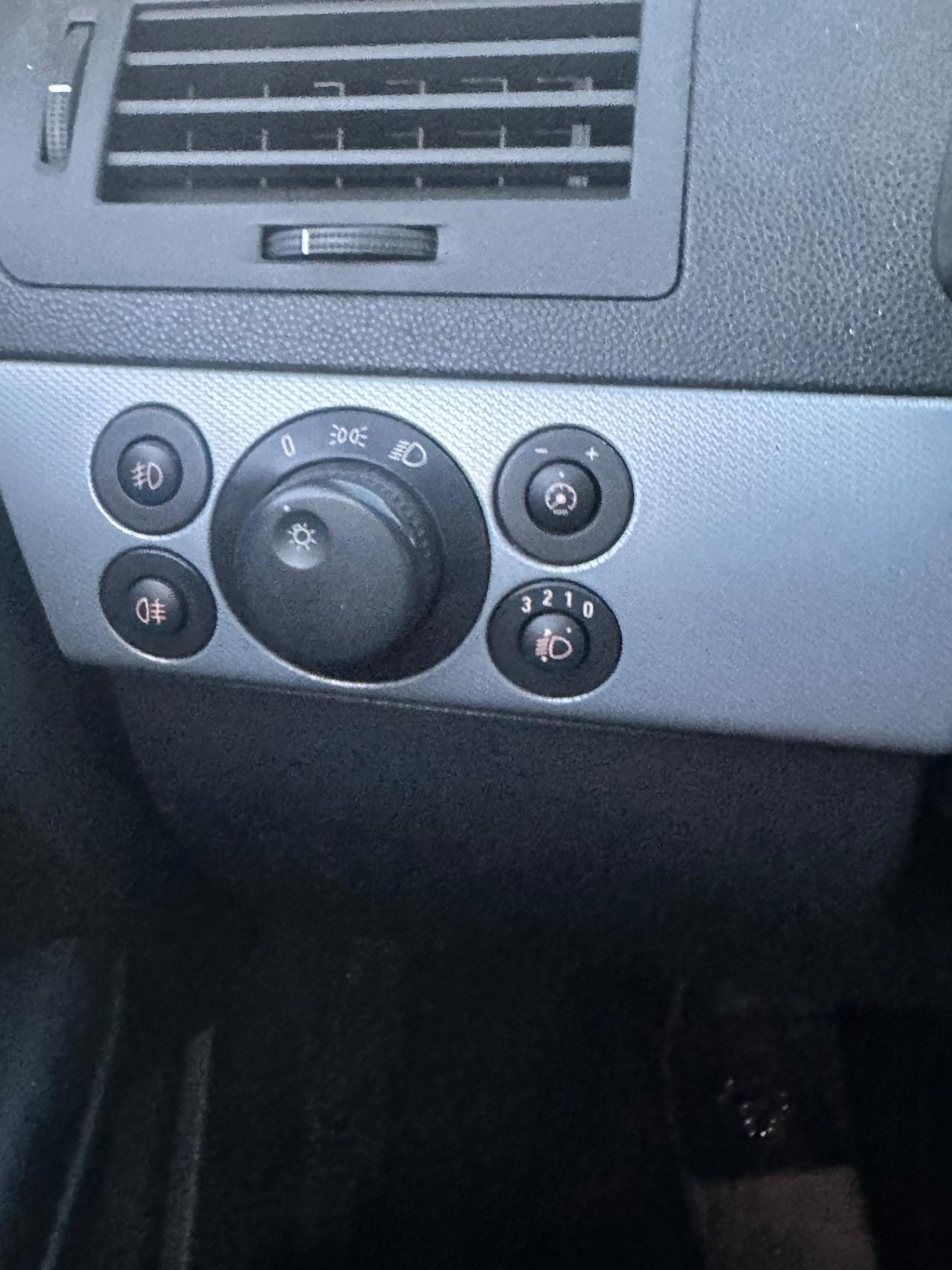 Opel Astra asta 1.4 benzina reimportato 5 porte berlina