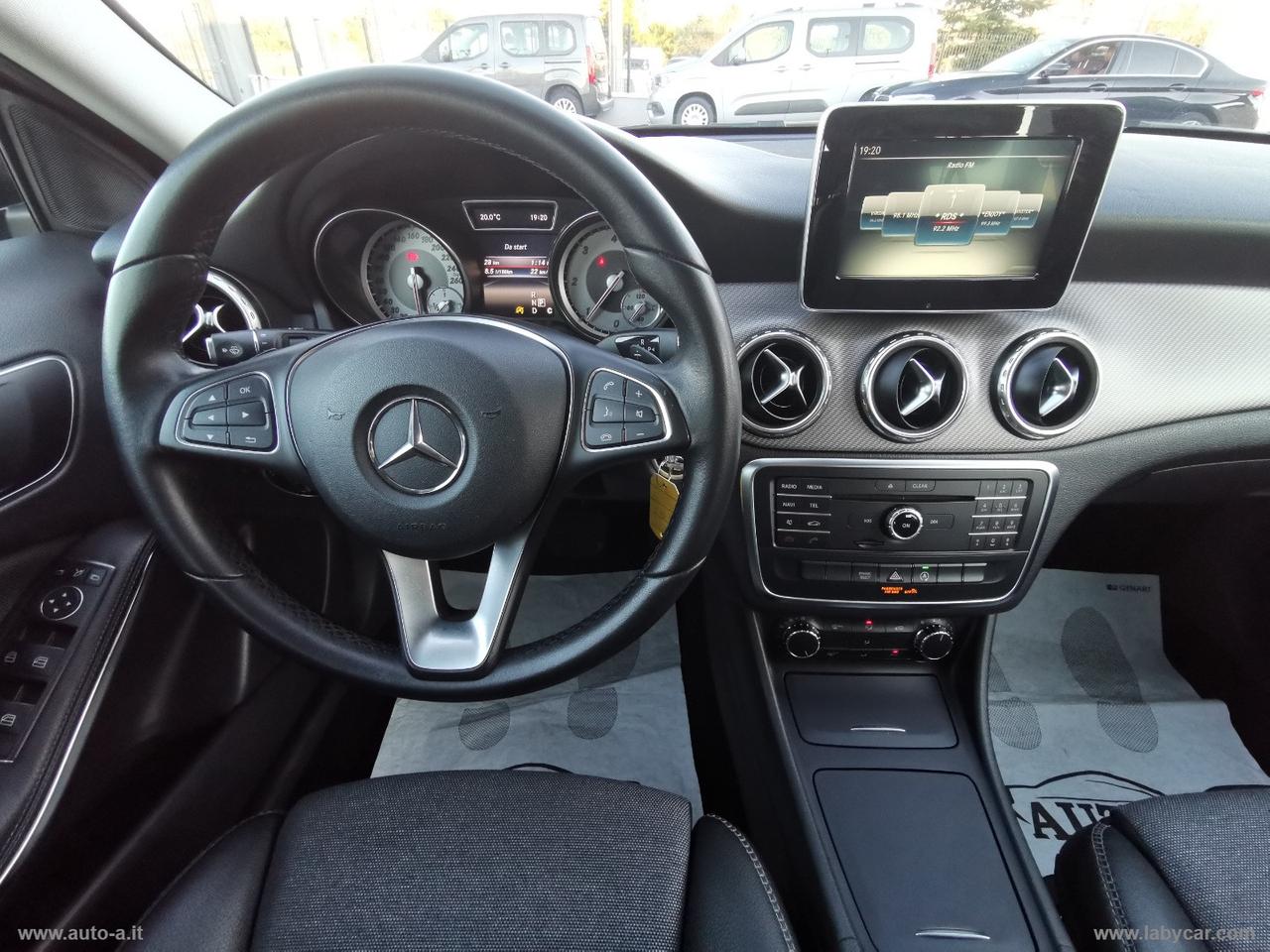 MERCEDES-BENZ GLA 180 d Automatic Sport