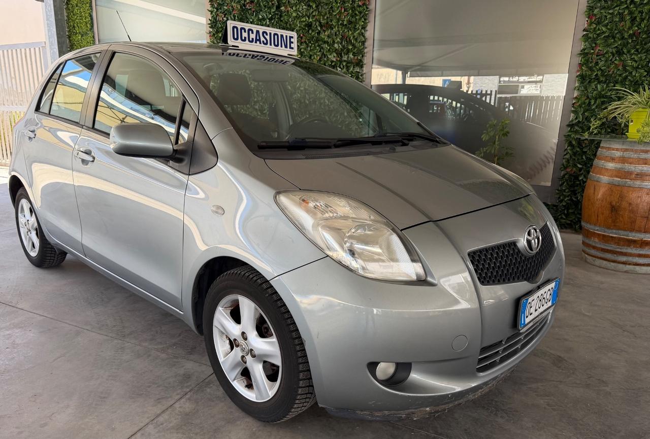 Toyota Yaris 1.3 3 porte Luna