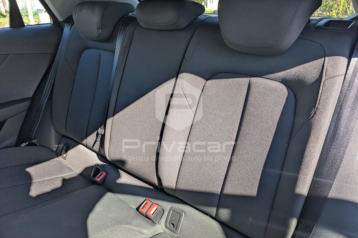 AUDI Q2 30 TDI S tronic Business