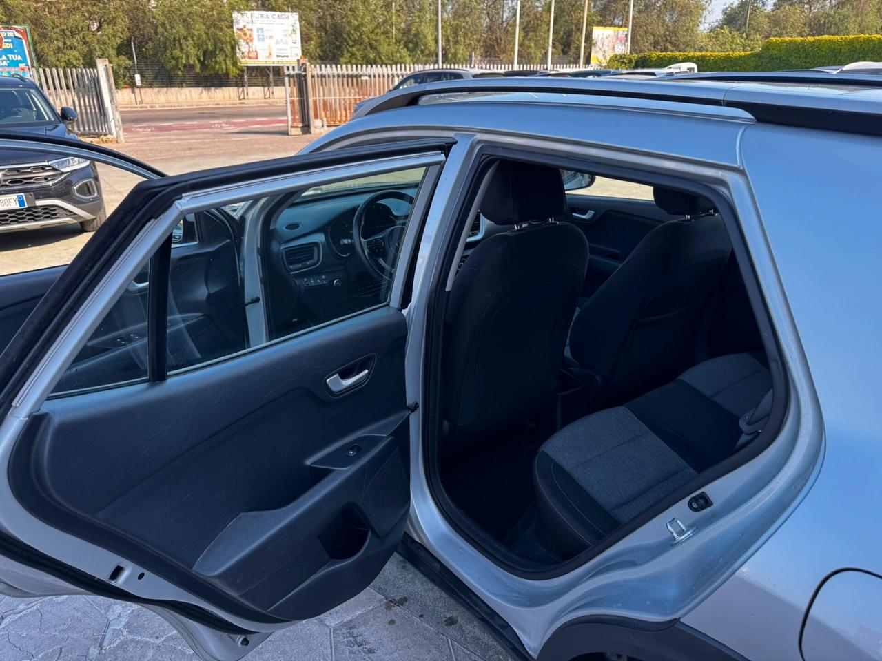KIA STONIC 1.2 GPL URBAN RETROCAMERA E SENSORI