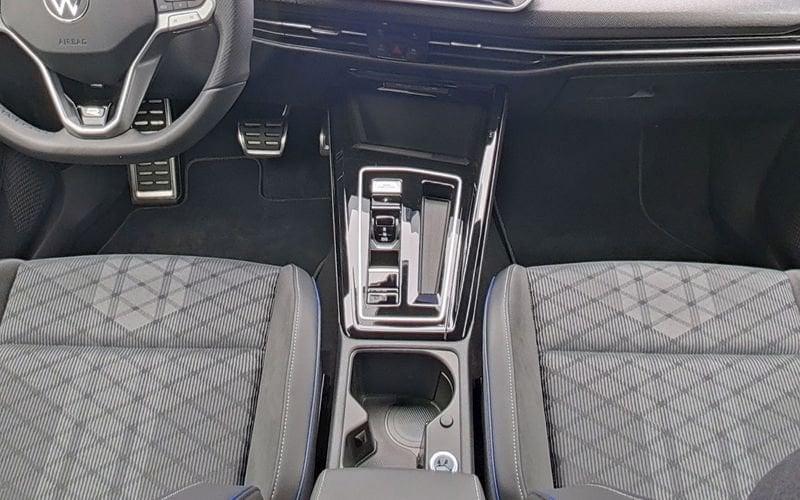 Volkswagen Golf 2.0 TDI 150 CV DSG SCR R-Line Nuovo Modello Black Style Matrix Led Harma Kardon