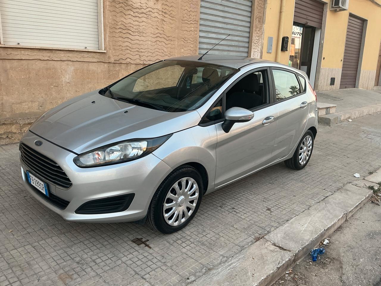 Ford Fiesta 1.5 TDCi 75CV 5 porte Titanium