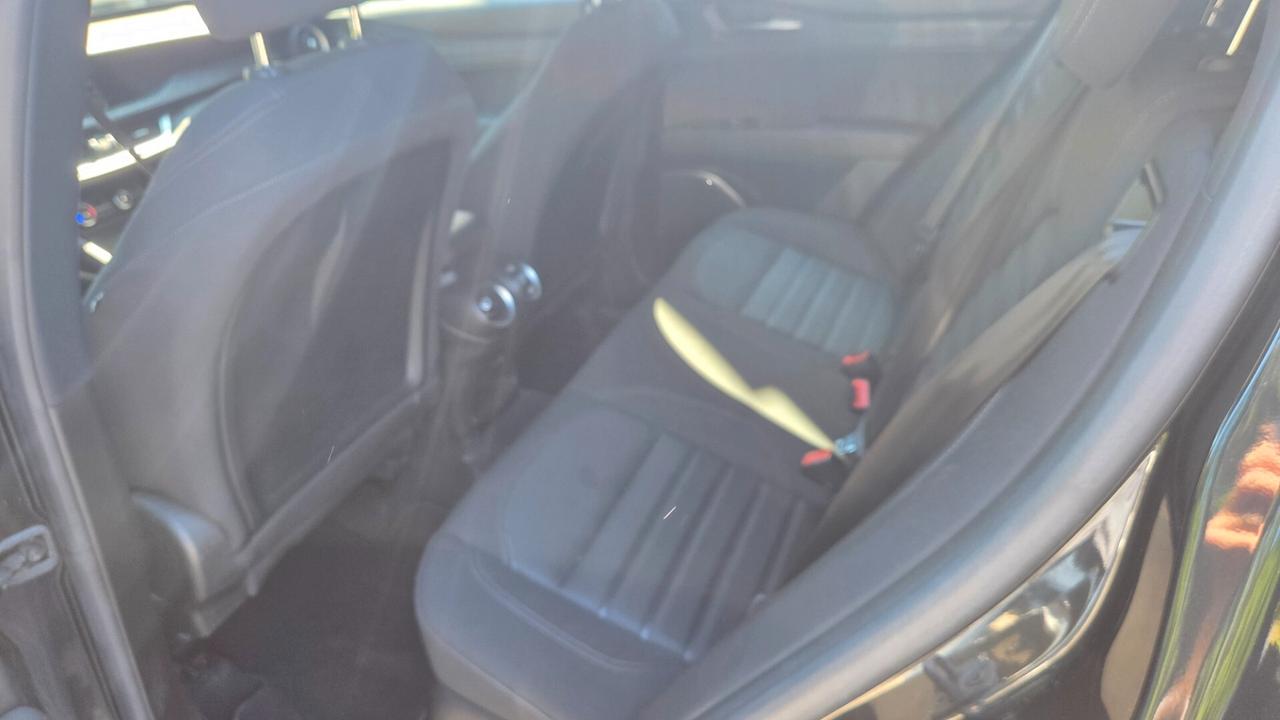 Alfa Romeo Stelvio 2.2 Turbodiesel 160 CV AT8 RWD Super Business