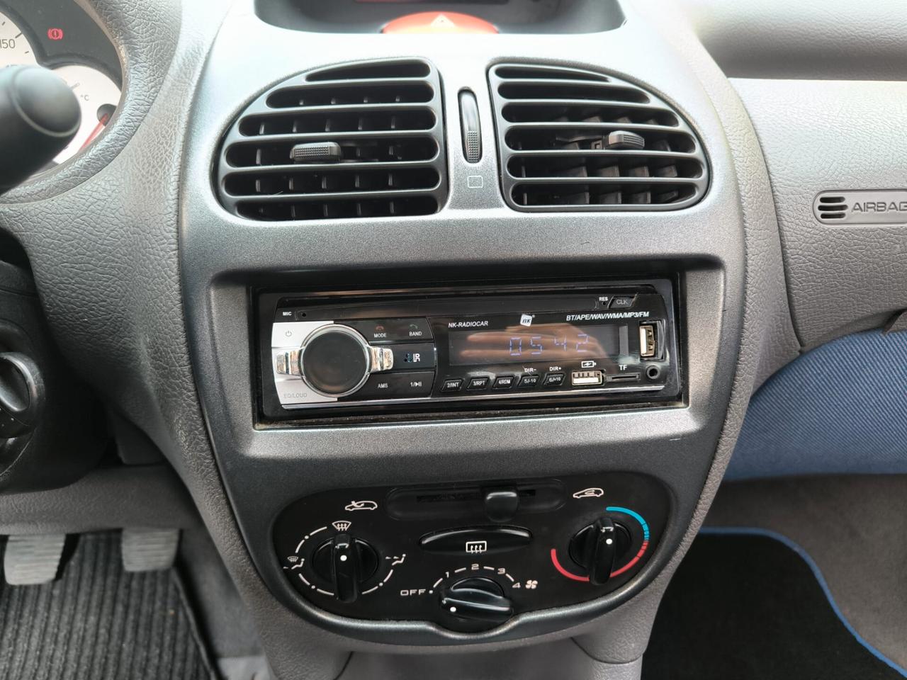 Peugeot 206 1.1 3p. XT *neopatentati*