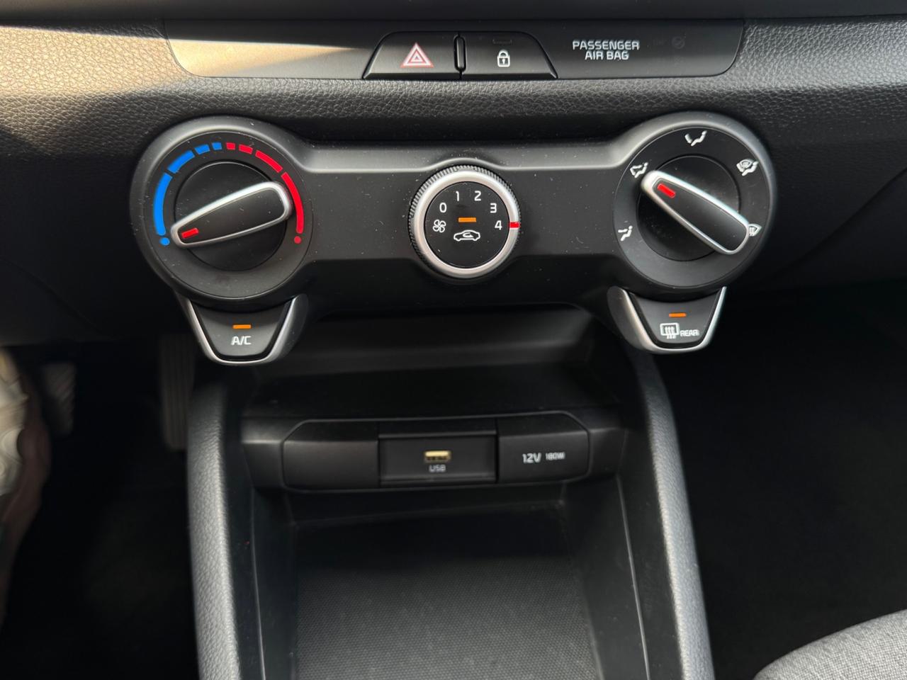 Kia Stonic 1.2 DPI Style - Solo 26.988 km!