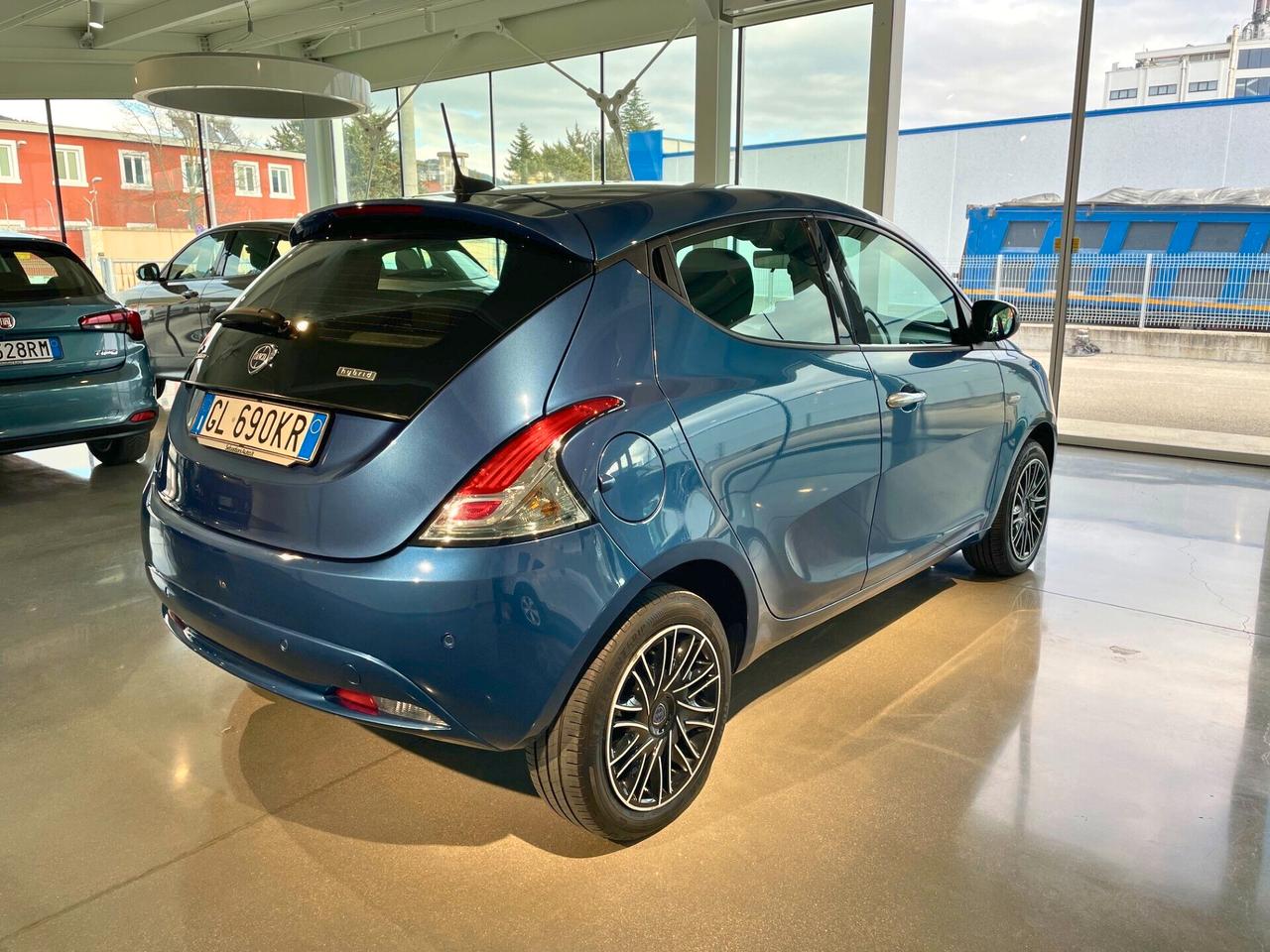 Lancia Ypsilon 1.0 FireFly 5 porte S&S Hybrid Gold