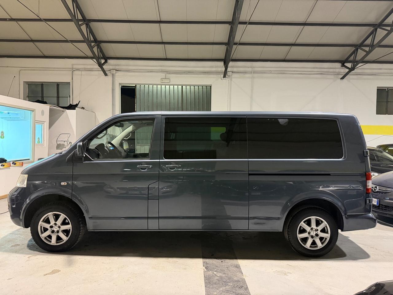 Volkswagen Transporter T-EDITION FULL 2.5 TDI 180CV DSG 2010